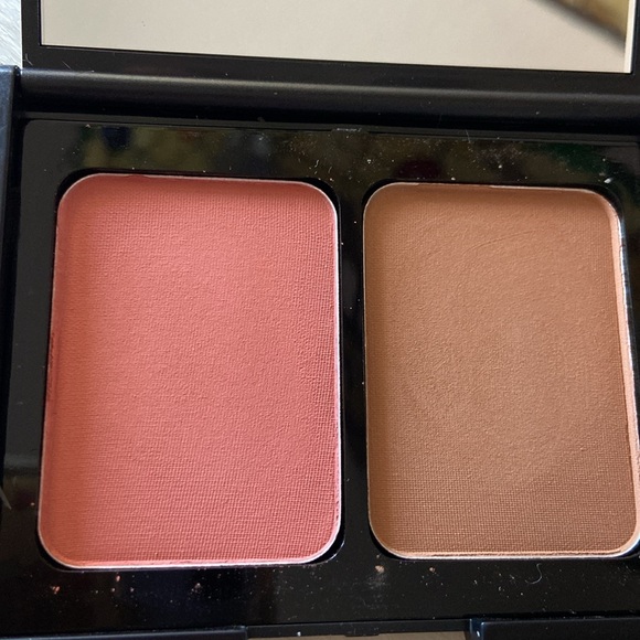 Huge bundle of foundation/contouring/bronzer- mixed brands! - Picture 10 of 12